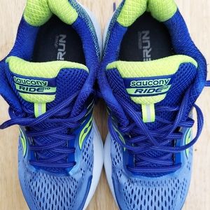 Saucony Ride 10 womens 7 sneaker a lot of tread